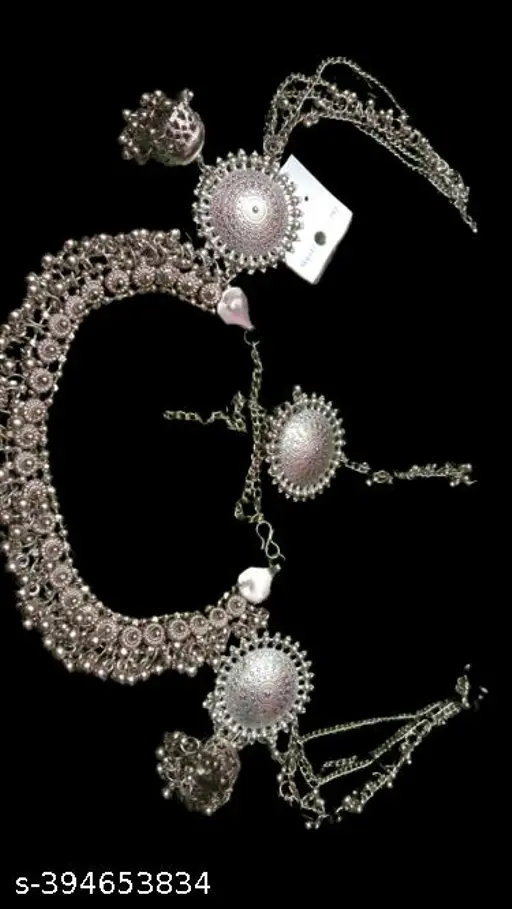Necklace earring set